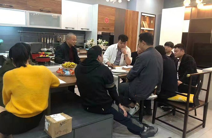 经销商如何提升门店核心竞争力？提升自己，加强团队建设是关键！